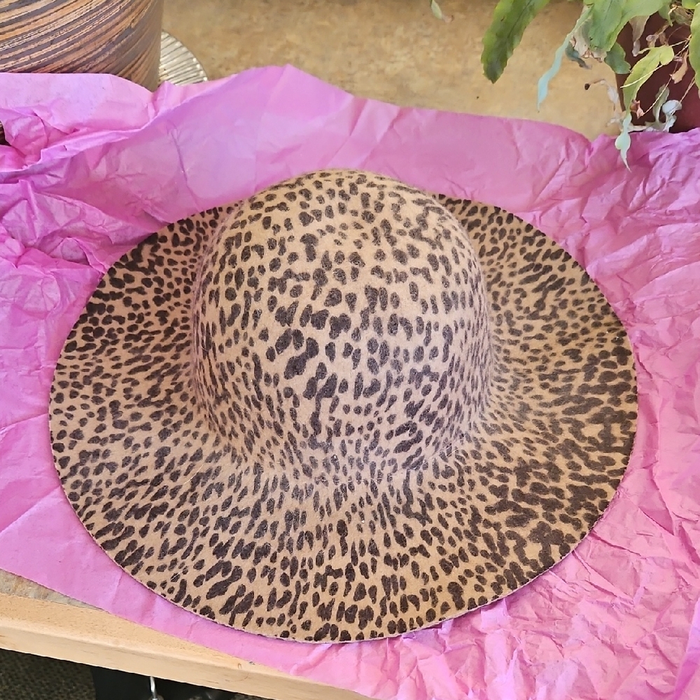 Jessica Simpson Cheetah Print Women's Hat